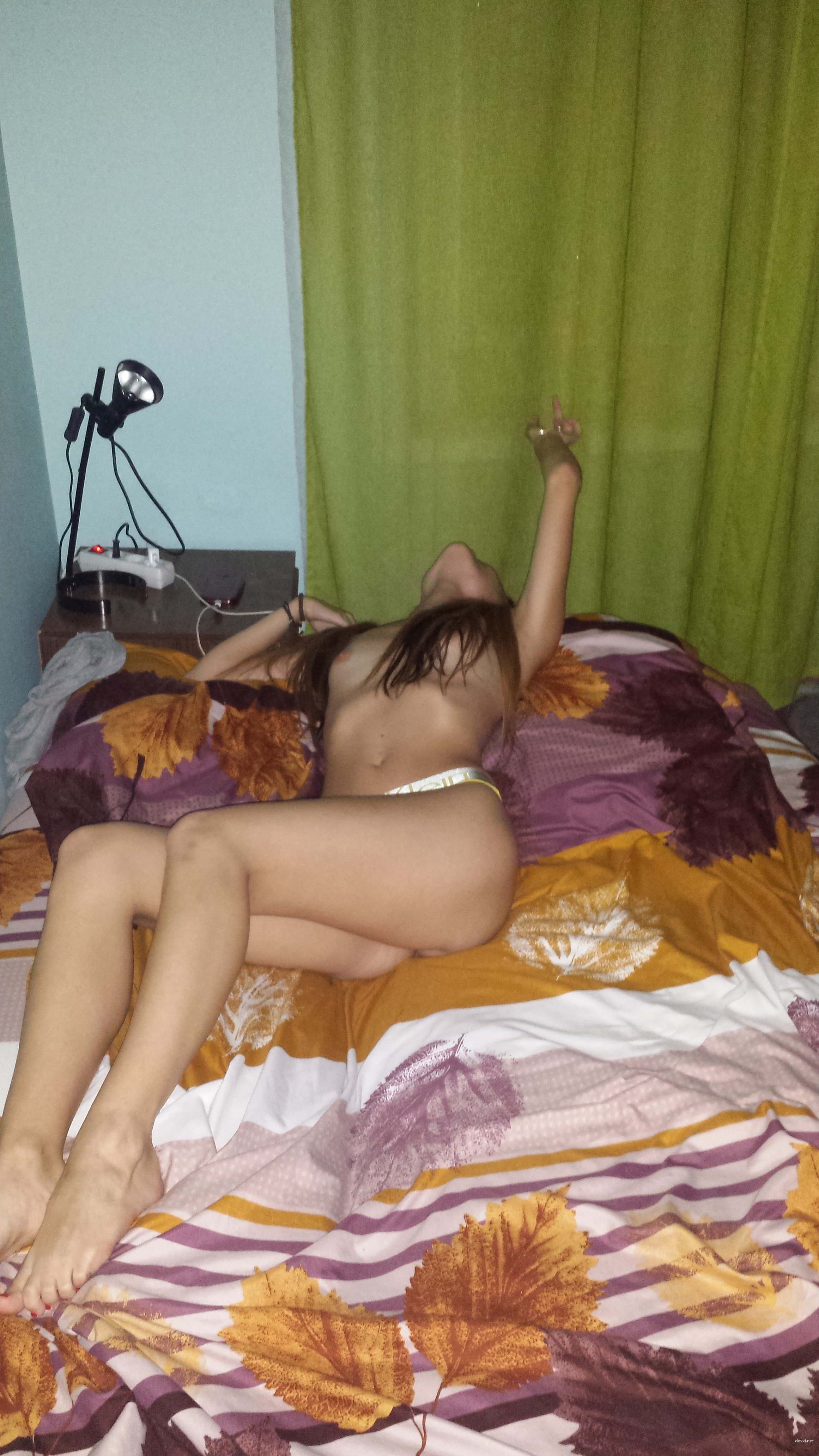 Amateur Porn: Tight Hole Stretched Wide in Explicit Photo Shoot