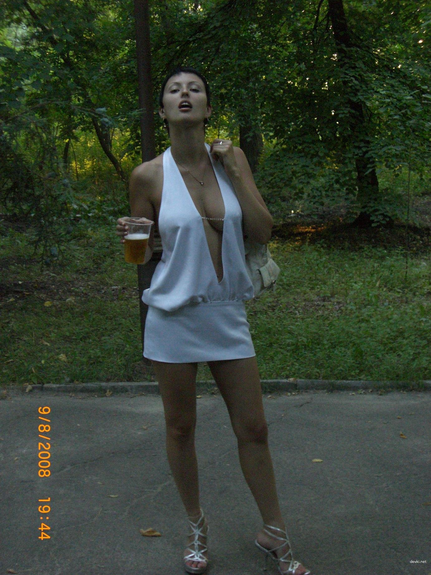 Married Beauty Naked: Amateur Porn Photoshoot