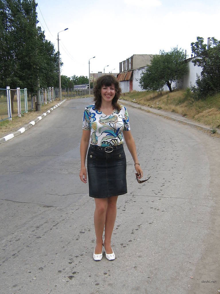 Lustful Amateur Slut Gets Wild in Explicit Porn Photos!