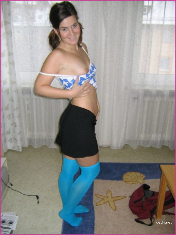 Amateur Slut Deepthroats Cock in Explicit Blowjob Photos