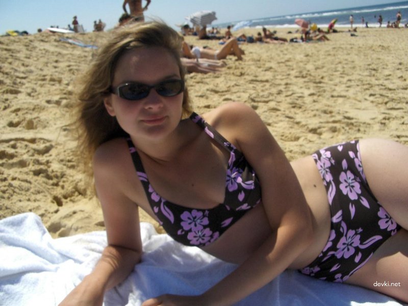 Hairy Pussy Girl Sucking Cock - Explicit Amateur Porn Photo