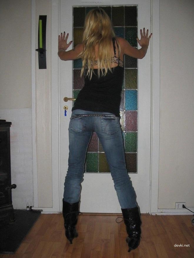 Explicit Anal Sex with Young Blonde Amateur