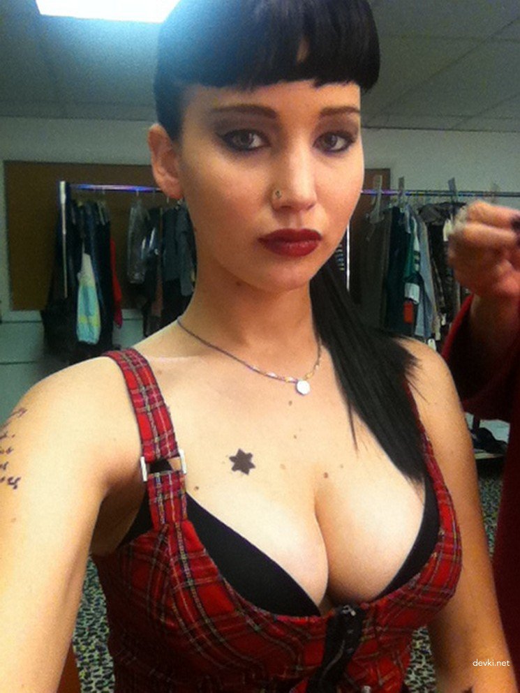 Jennifer Lawrence Amateur Porn Photos: Explicit XXX Shots