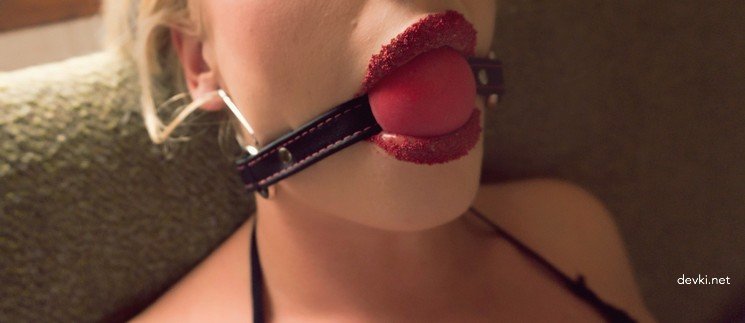 Rough Sex Lover: Hot Amateur Girl in Hardcore Porn Photos