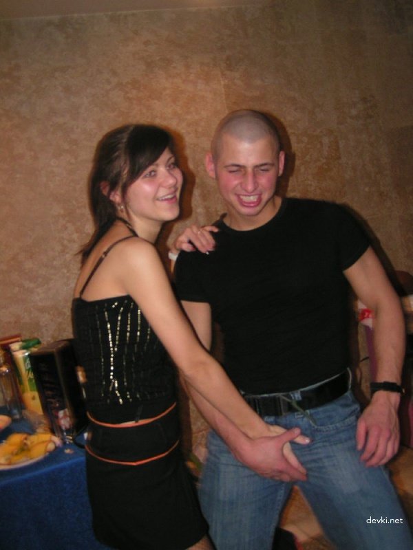 Hot Babe Gives Amazing Blowjob in Amateur Porn Pic