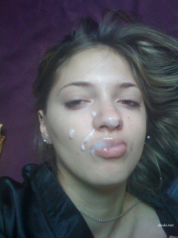 College Student Gets Cumshot on Face - Amateur Porn Photos