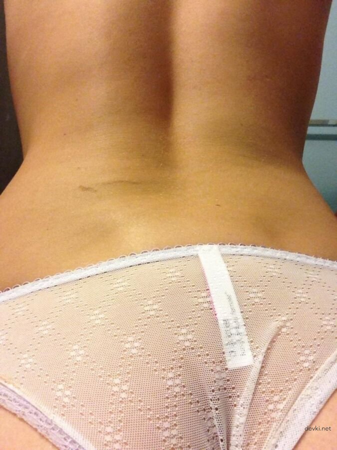 Hot Babe with Perfect Body Poses Naked - Amateur Porn Photo