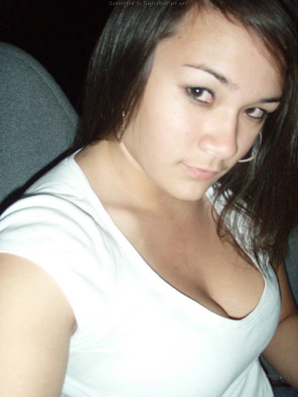 Raw Car Sex: Amateur Porn Photo Shoot with Explicit Action