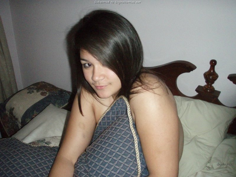 Raw Car Sex: Amateur Porn Photo Shoot with Explicit Action