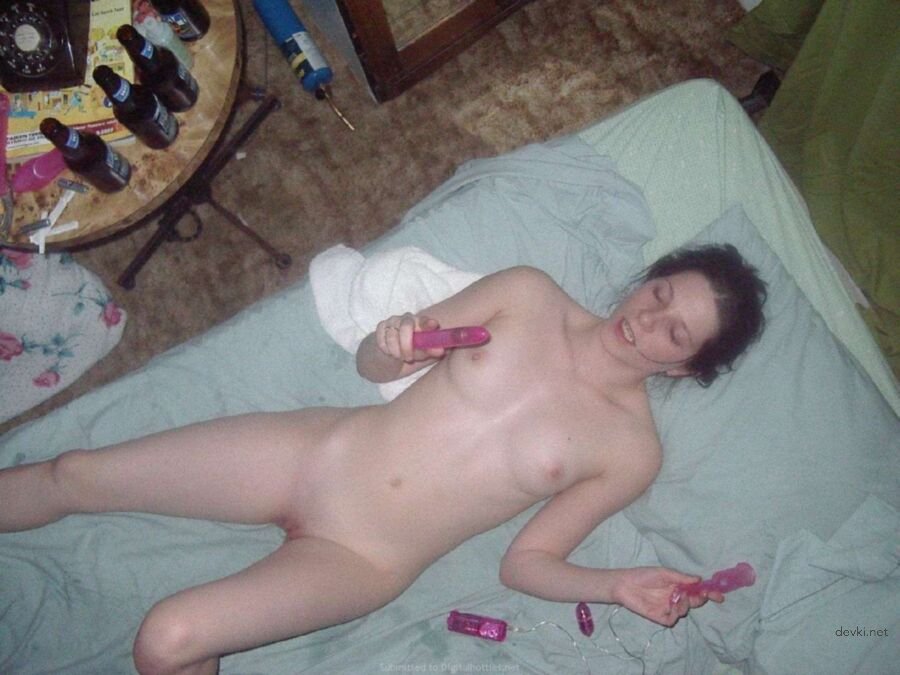 Amateur Slut Gets Fucked in Every Hole - Hardcore XXX Photos