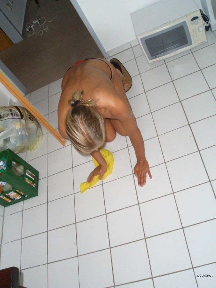 Housewife Blowjob - Amateur Porn Photos