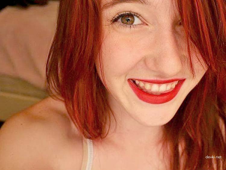 Seductive Amateur Girl with Stunning Boobs - Explicit Photo
