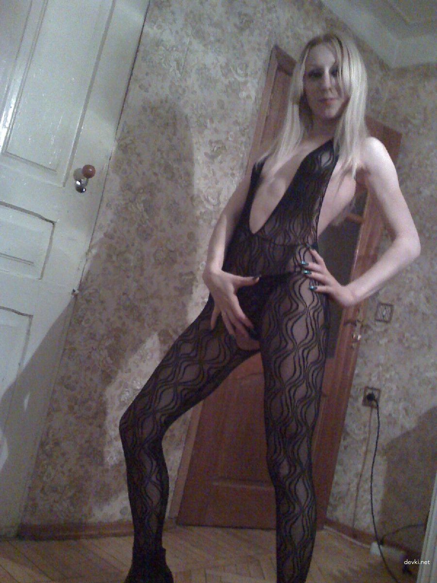 Hot amateur girl masturbates with dildo - explicit amateur porn photo