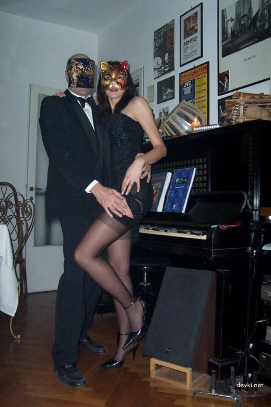 Facial Cumshot Explosion: Amateur Porn Babe Covered in Jizz