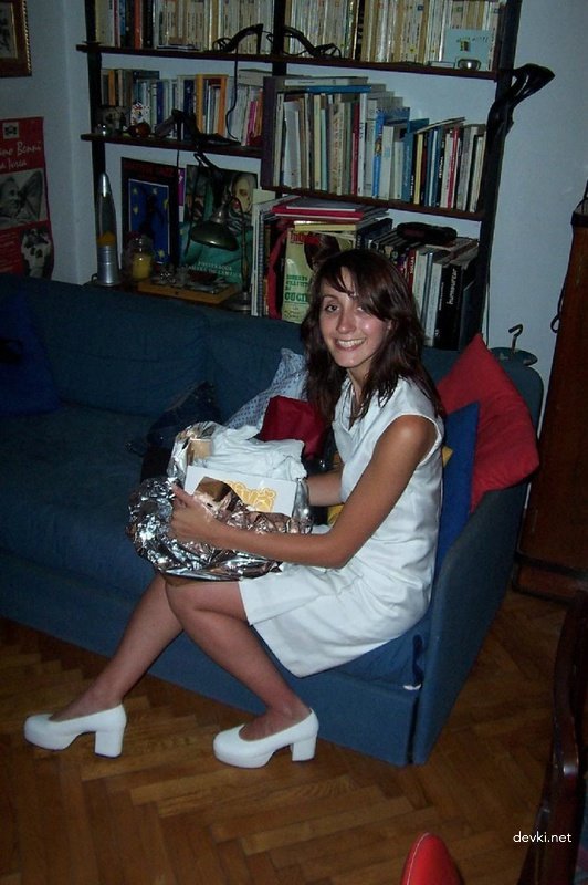 Facial Cumshot Explosion: Amateur Porn Babe Covered in Jizz