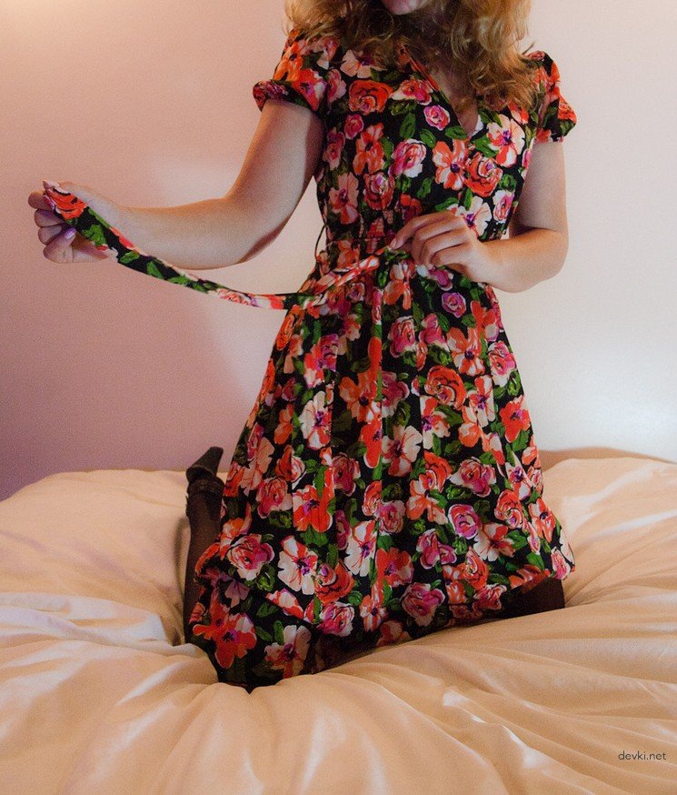 Amateur Woman Sucking Cock and Stretching Her Holes – Explicit XXX Action!