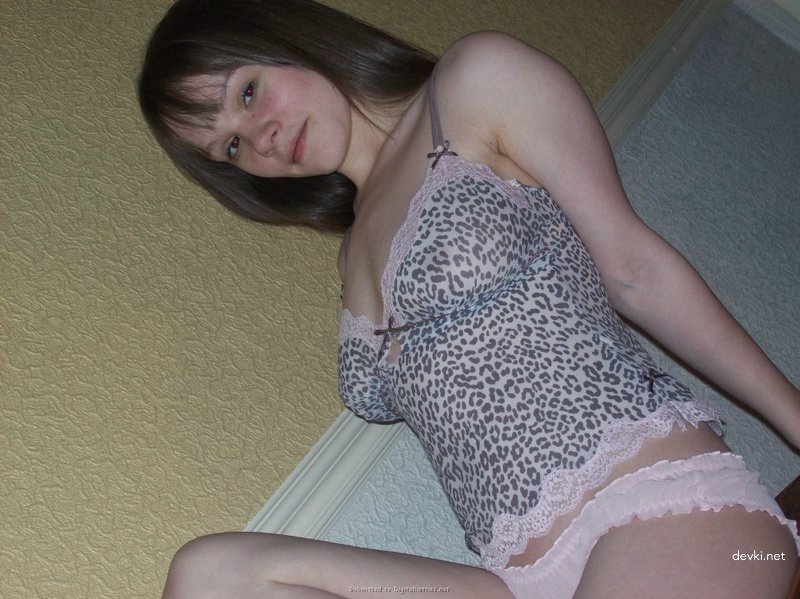 Hot Young Girl Fucks on Workbench - Amateur Porn Photo