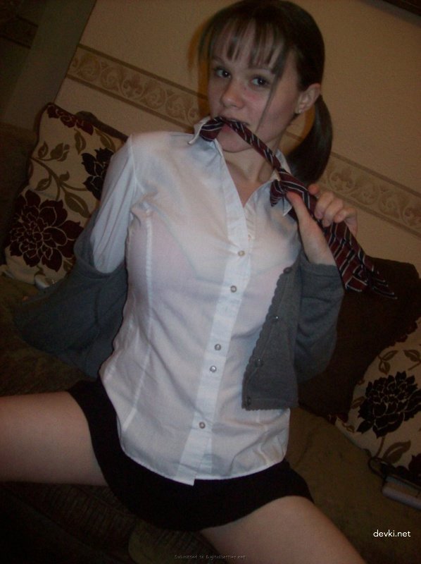 Hot Young Girl Fucks on Workbench - Amateur Porn Photo