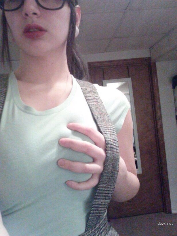 Big Boobs Amateur Girl Explicit Nude Photo