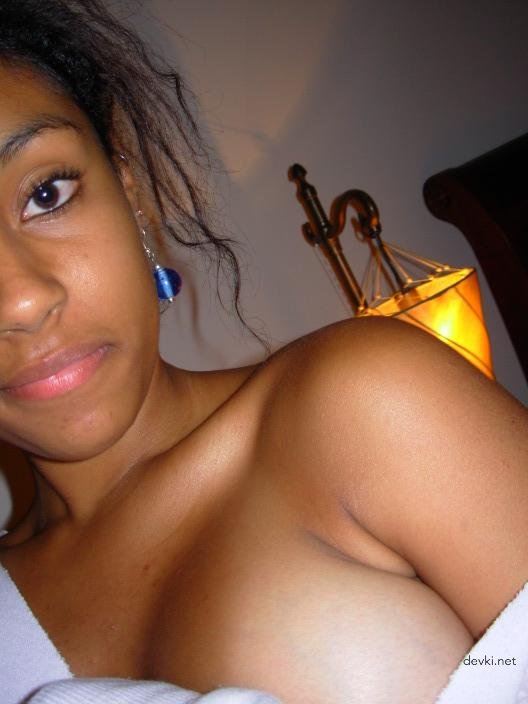 Young Girl with Big Tits: Explicit Amateur Photo