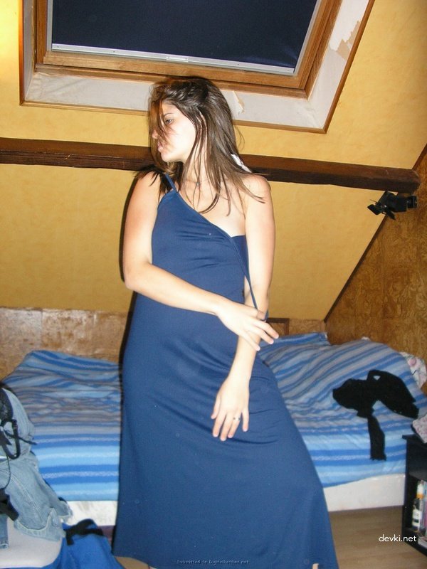 Amateur Girlfriend Masturbates Herself - Explicit Solo Porn Photo