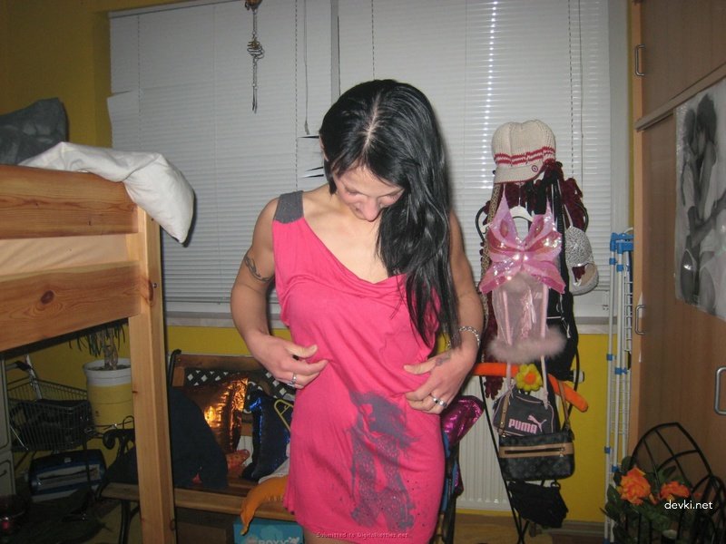 College Blowjob Slut: Hot Amateur Porn Photo Set