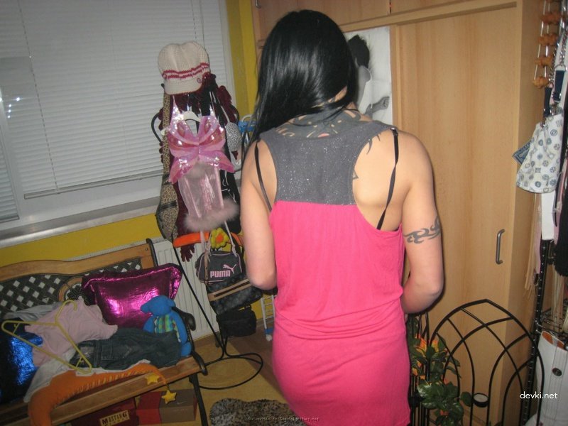 College Blowjob Slut: Hot Amateur Porn Photo Set