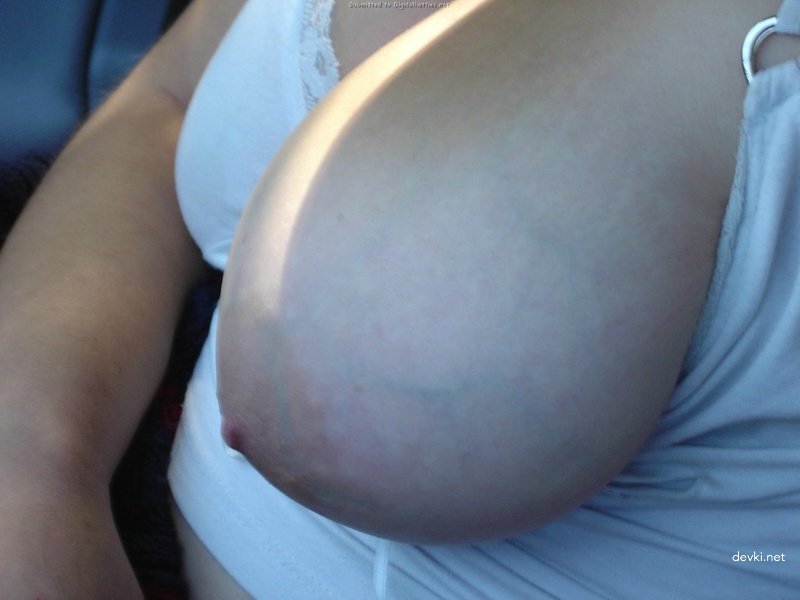 Rough Car Sex: Amateur Babe Gets Fucked Hard in Car