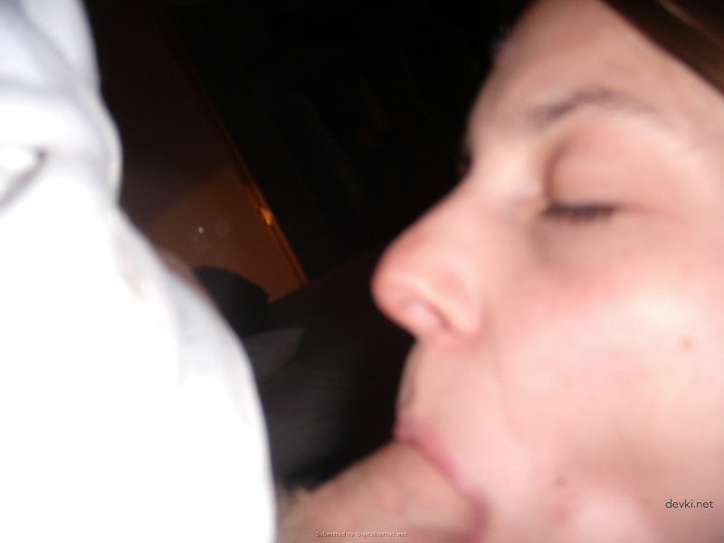 Hot Girl Masturbates and Gives Blowjob in Amateur Porn