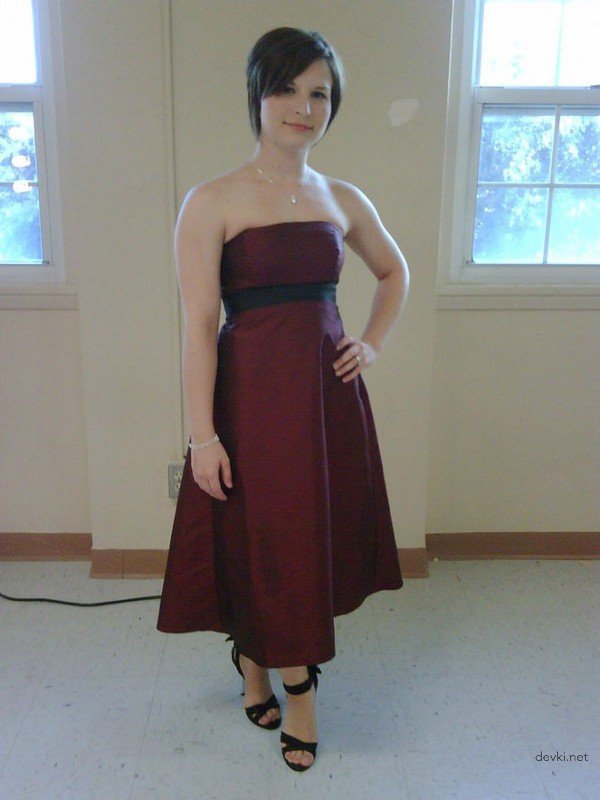 Close-Up Shot of Girl's Pussy in Amateur Porn Photo - Explicit and Bold!