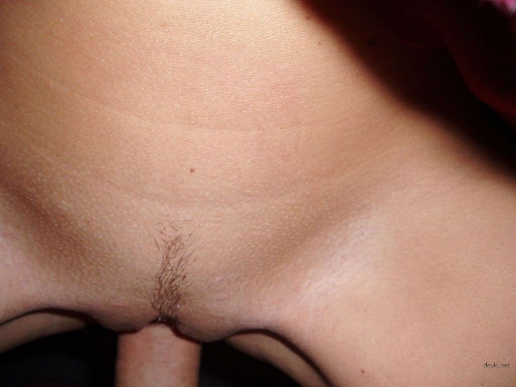 Young girl engages in explicit sex - Amateur porn photo shoot