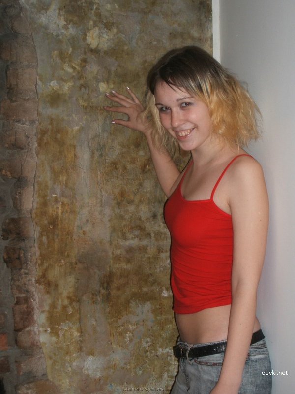 Hot Amateur Babe Engages in Explicit Sex Action