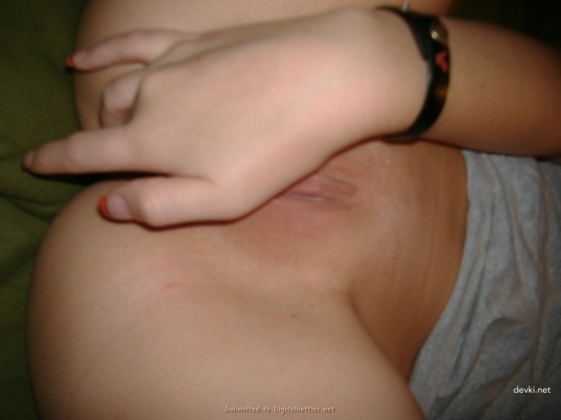 Teen Loves to Suck Cock: Hot Amateur Blowjob Porn Pic