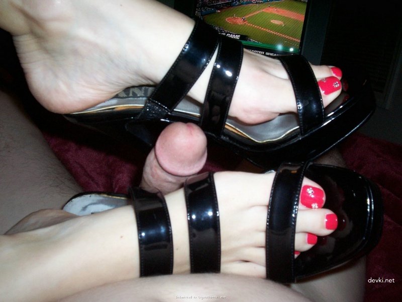 Big-titted babe gets hardcore fucked in amateur porn shoot