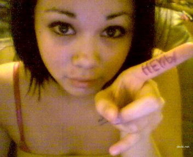 Hot Asian Amateur Exposes Herself Nude - Explicit Homemade Porn Pics