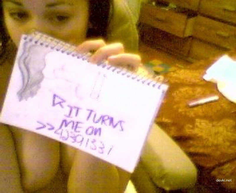 Hot Asian Amateur Exposes Herself Nude - Explicit Homemade Porn Pics