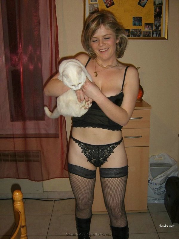 Amateur Couple Films Hardcore Sex Tape for Explicit Porn Photoshoot