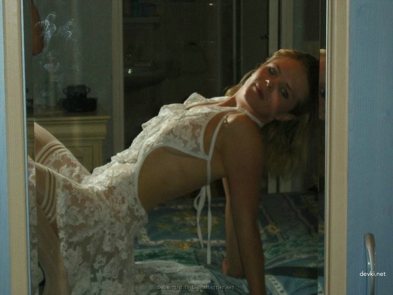 Amateur Couple Films Hardcore Sex Tape for Explicit Porn Photoshoot