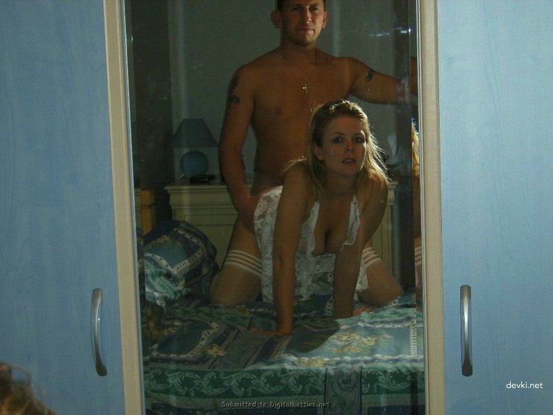 Amateur Couple Films Hardcore Sex Tape for Explicit Porn Photoshoot