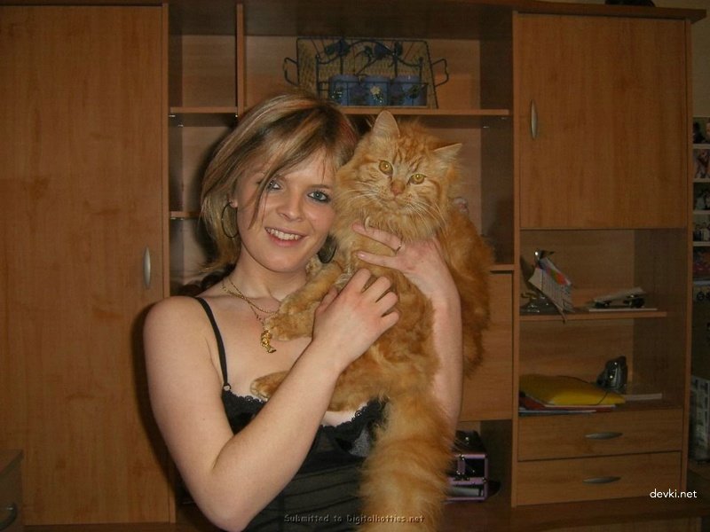 Amateur Couple Films Hardcore Sex Tape for Explicit Porn Photoshoot