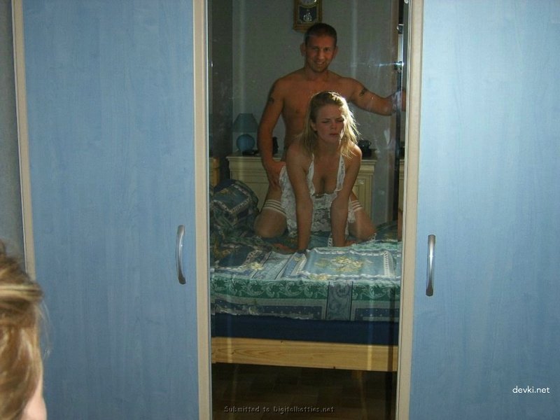 Amateur Couple Films Hardcore Sex Tape for Explicit Porn Photoshoot