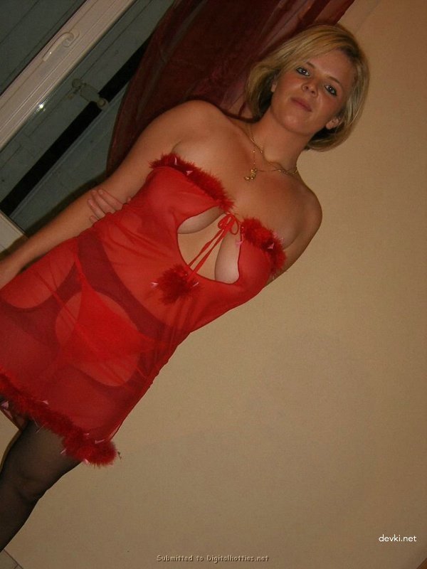 Amateur Couple Films Hardcore Sex Tape for Explicit Porn Photoshoot