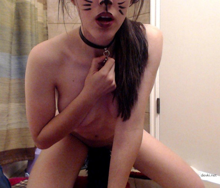 Teen with Tail in Ass: Explicit Amateur Porn Photo