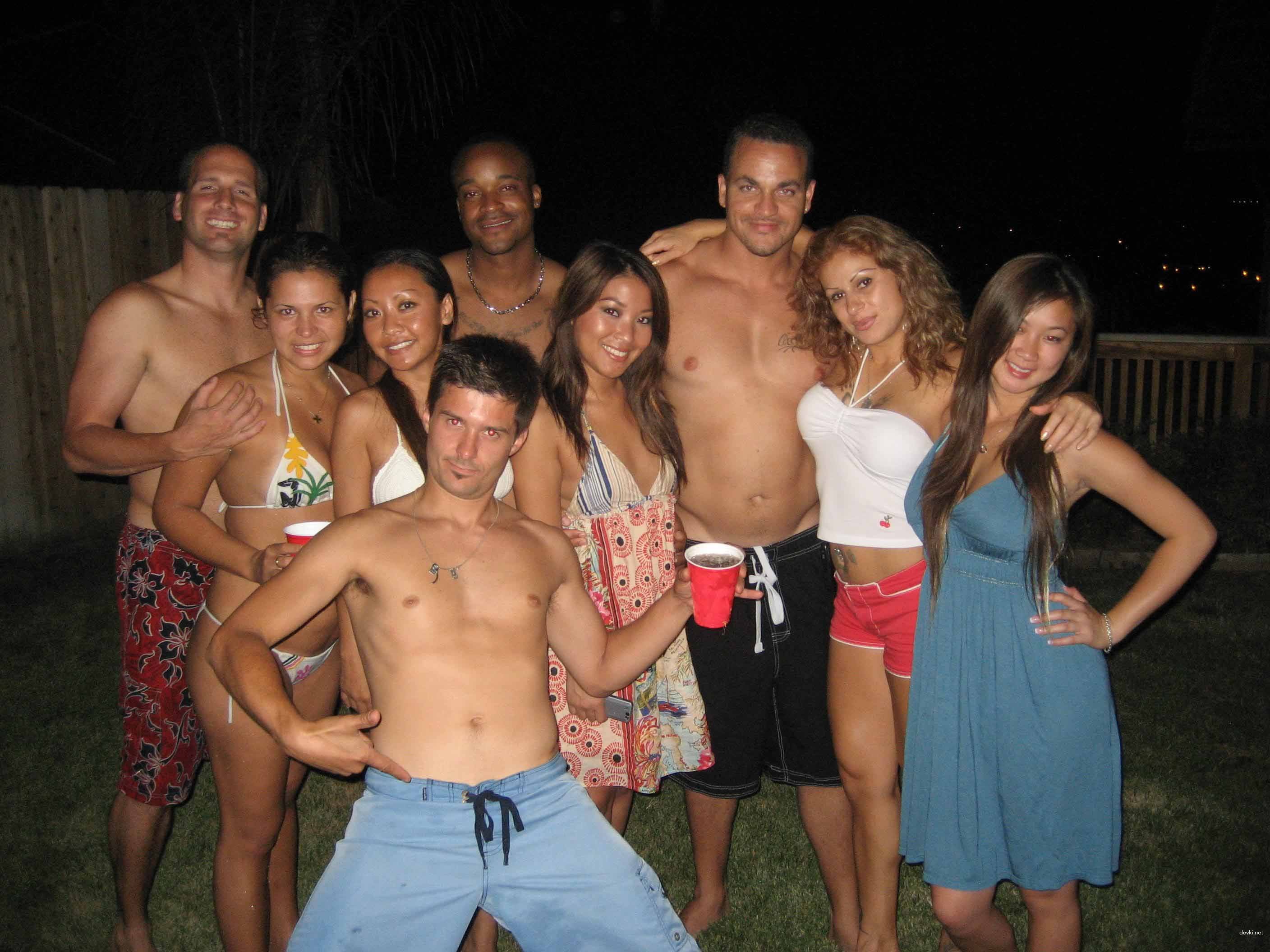 Wild Friends Group Sex Orgy: Amateur Porn Photo Collection