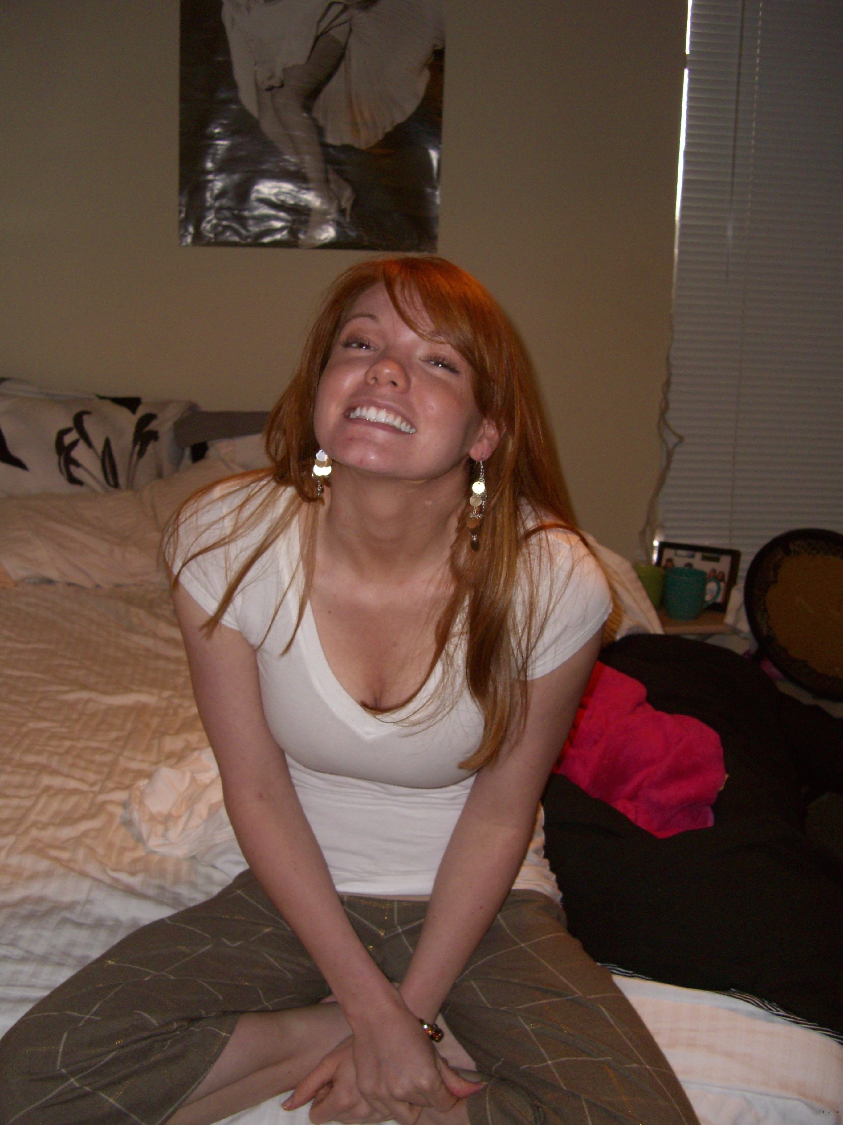 Explicit Amateur Redhead Nude at Home - Naked Girl Photoshoot