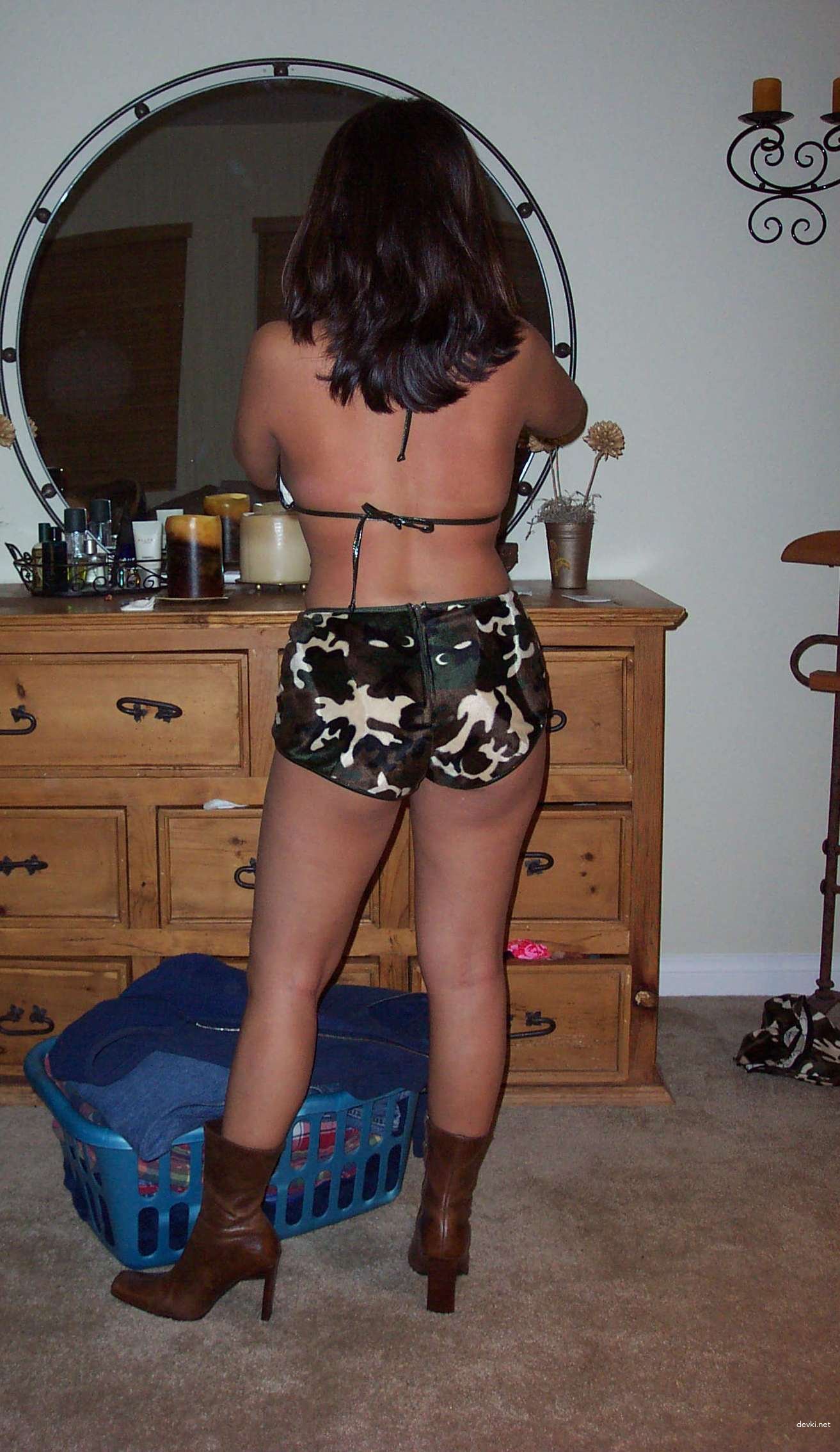 Drunk woman sucks dick and poses naked - Amateur porn photo