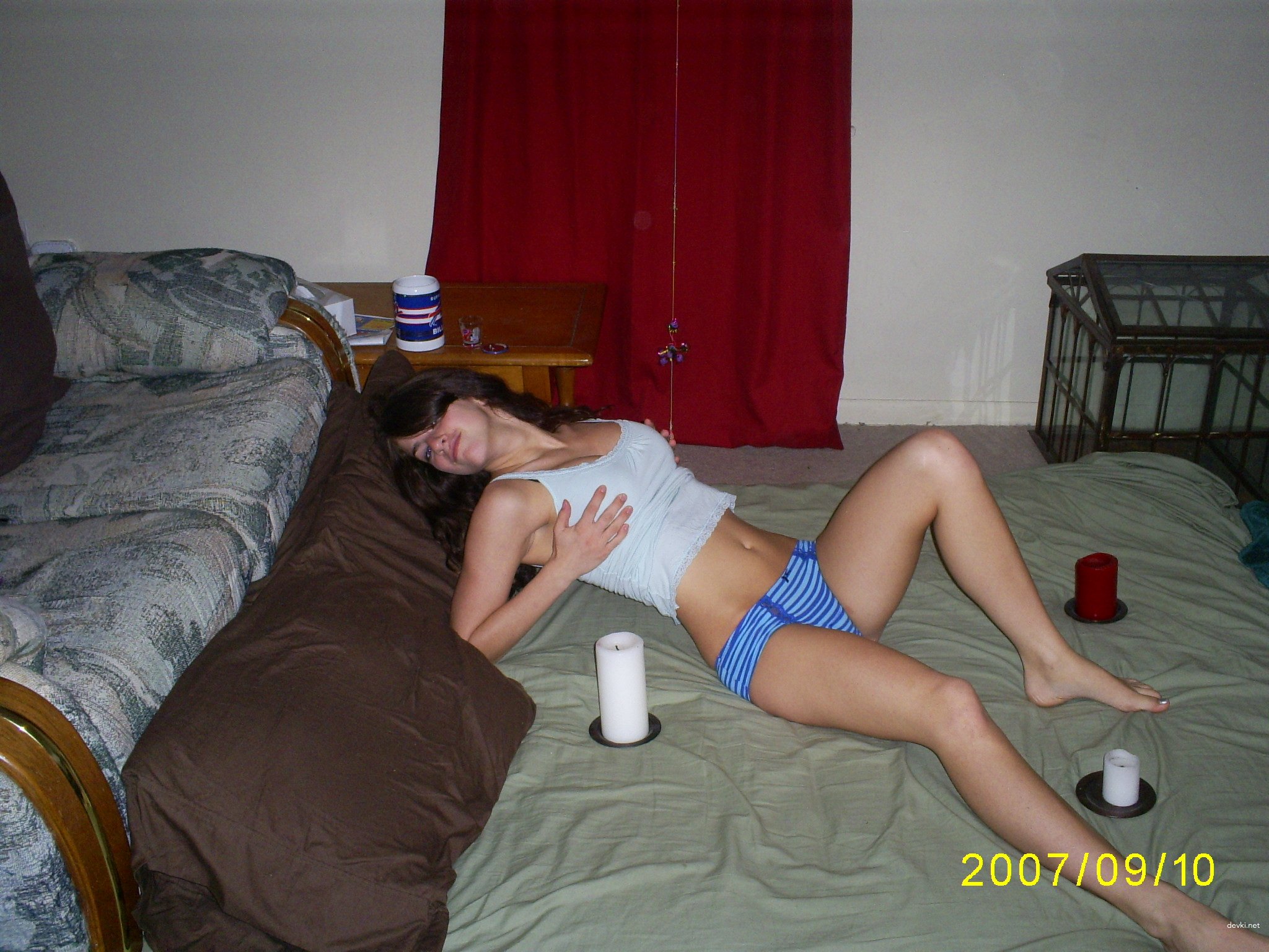 Amateur Teen Girl Home Photos: Explicit and Provocative Shots