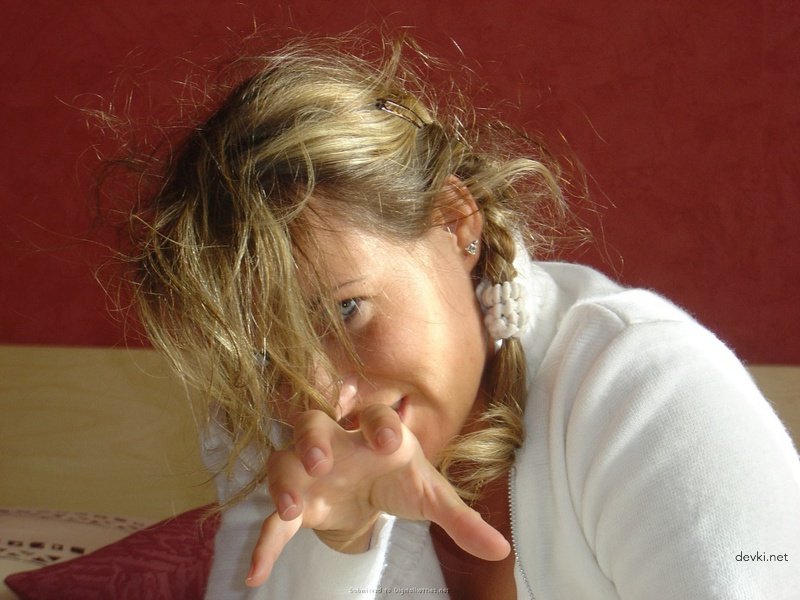 Hot amateur cumshot on girl's body after blowjob