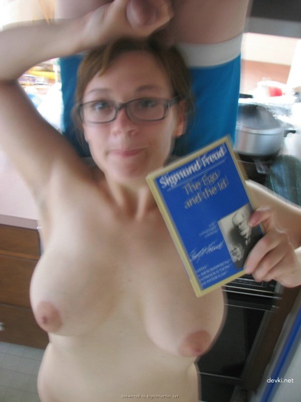 Girl Stuffing Panties in Pussy: Amateur Porn Photo Collection