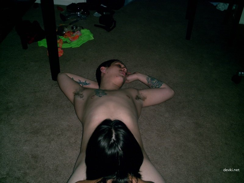 Amateur Guy Fucks Tattooed Brunette - Explicit Homemade Porn